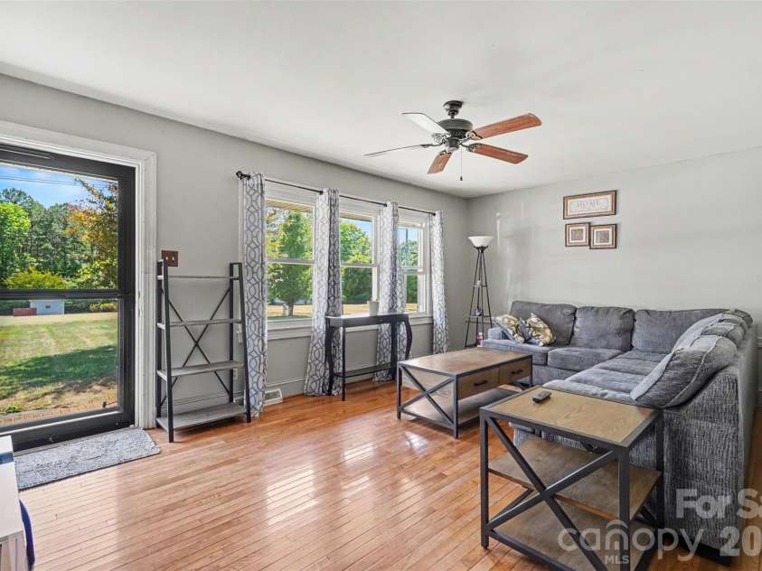 410 Airport Road, Kannapolis, NC 28081.  MLS# CAR4381676, YatesRealty ID 24804. 