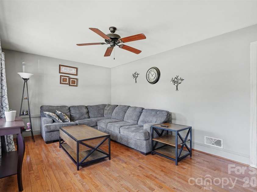 410 Airport Road, Kannapolis, NC 28081.  MLS# CAR4381676, YatesRealty ID 24804. 