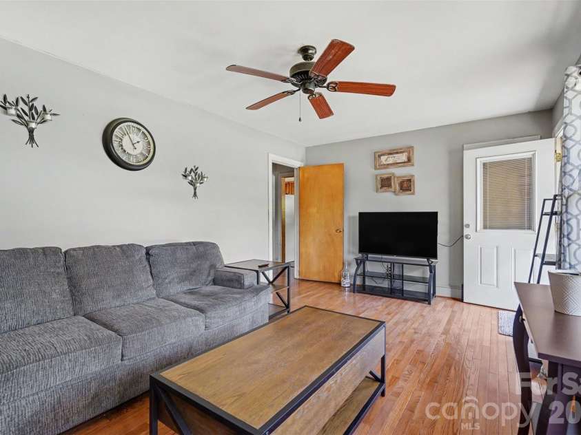 410 Airport Road, Kannapolis, NC 28081.  MLS# CAR4381676, YatesRealty ID 24804. 
