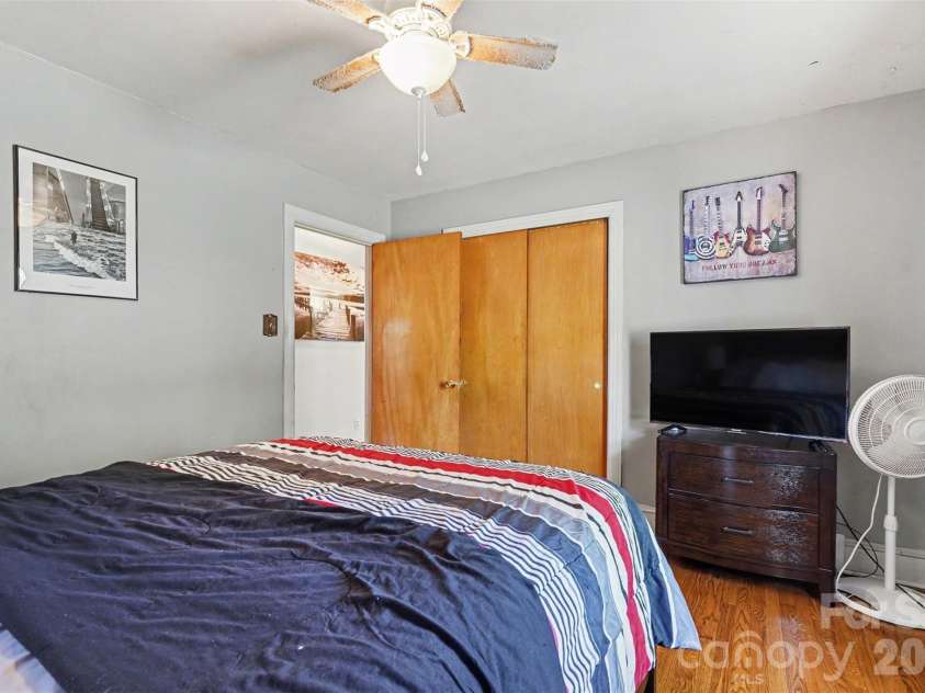 410 Airport Road, Kannapolis, NC 28081.  MLS# CAR4381676, YatesRealty ID 24804. 