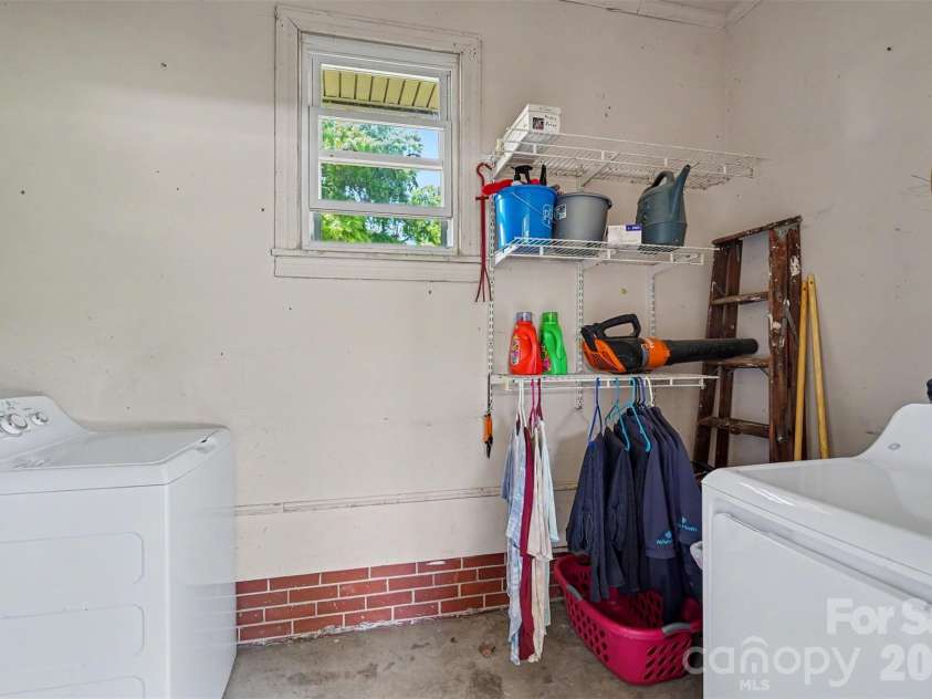 410 Airport Road, Kannapolis, NC 28081.  MLS# CAR4381676, YatesRealty ID 24804. 