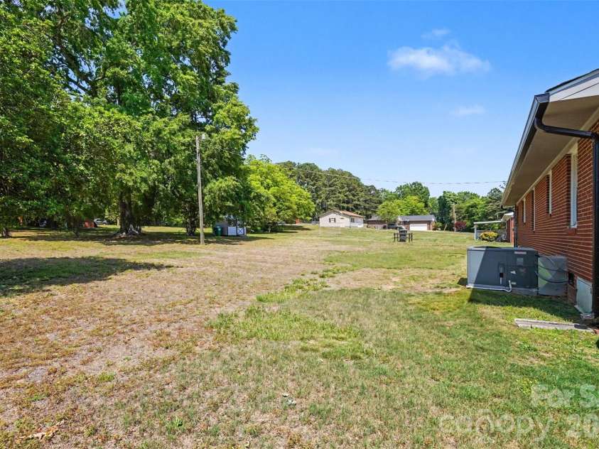 410 Airport Road, Kannapolis, NC 28081.  MLS# CAR4381676, YatesRealty ID 24804. 