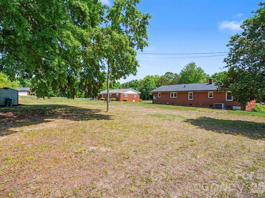 410 Airport Road, Kannapolis, NC 28081.  MLS# CAR4381676, YatesRealty ID 24804. 