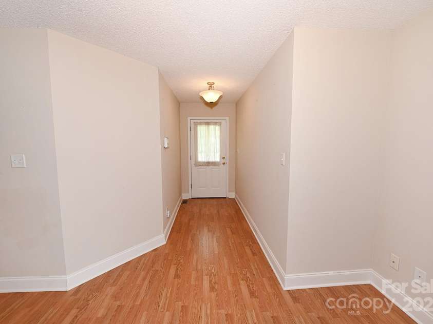 202 Pine Meadows Street, Hickory, NC 28601.  MLS# CAR4277664, YatesRealty ID 24805. 