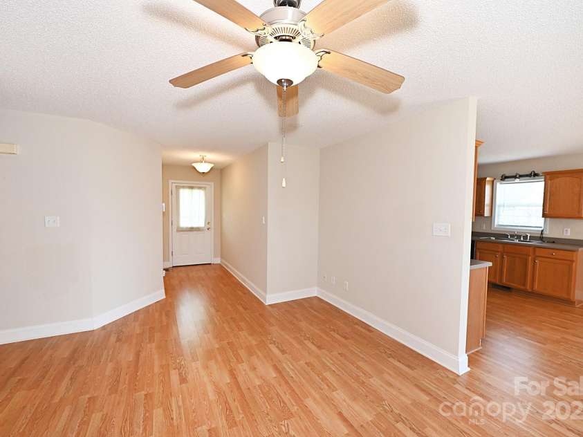 202 Pine Meadows Street, Hickory, NC 28601.  MLS# CAR4277664, YatesRealty ID 24805. 