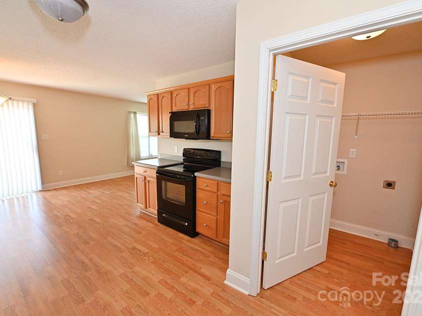 202 Pine Meadows Street, Hickory, NC 28601.  MLS# CAR4277664, YatesRealty ID 24805. 