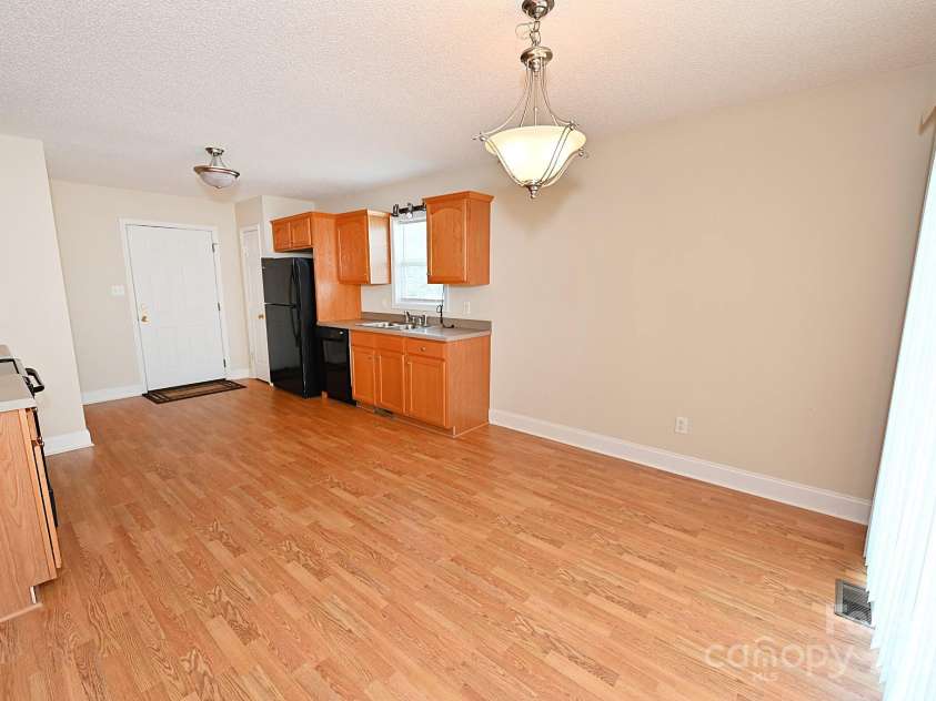 202 Pine Meadows Street, Hickory, NC 28601.  MLS# CAR4277664, YatesRealty ID 24805. 