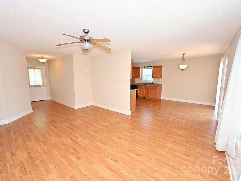 202 Pine Meadows Street, Hickory, NC 28601.  MLS# CAR4277664, YatesRealty ID 24805. 