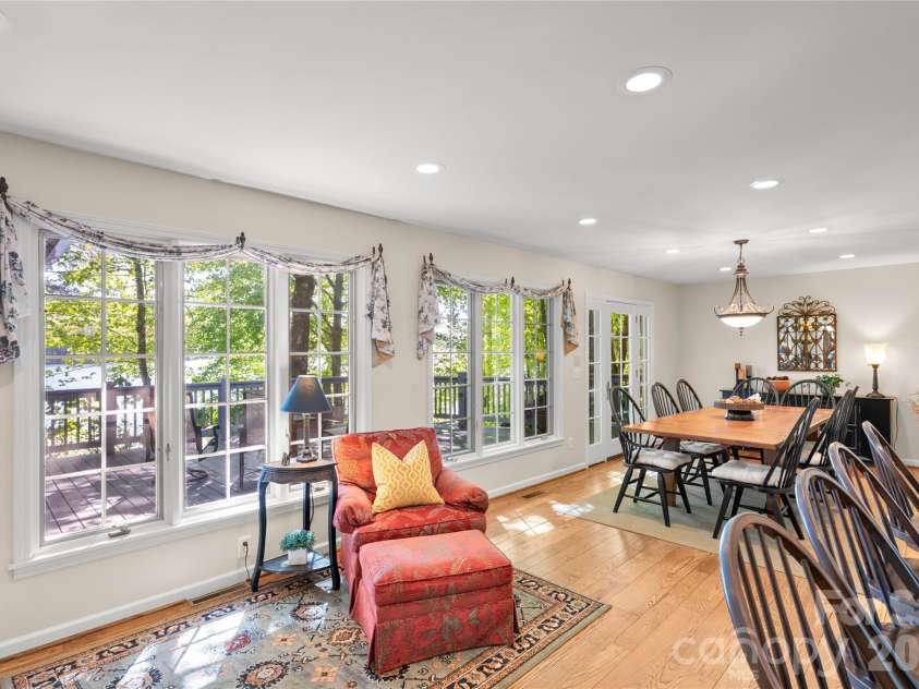 90 West Shore Drive, Lake Toxaway, NC 28747.  MLS# CAR4382886, YatesRealty ID 24805. 