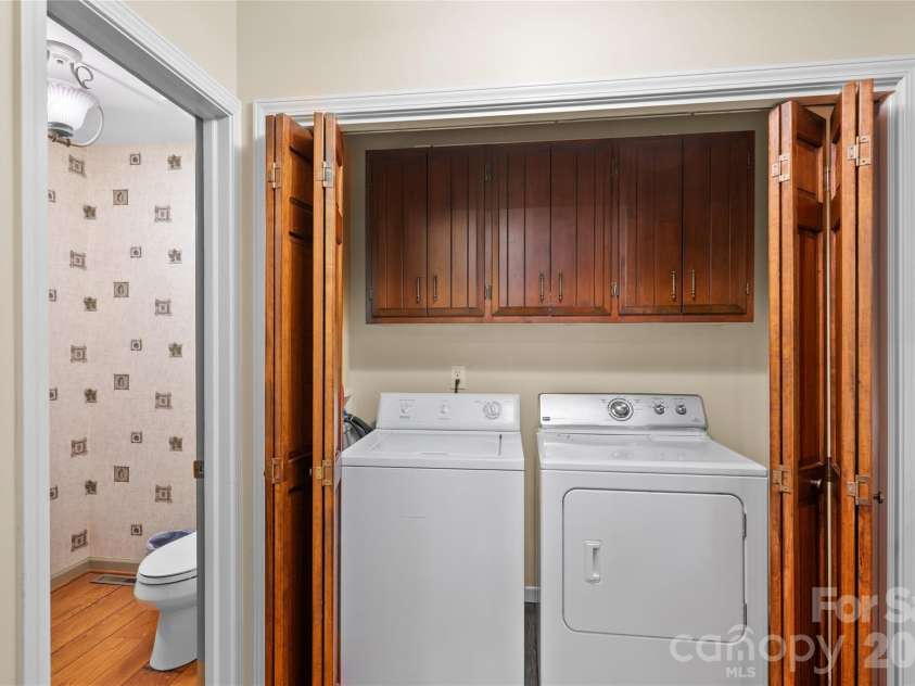 90 West Shore Drive, Lake Toxaway, NC 28747.  MLS# CAR4382886, YatesRealty ID 24805. 