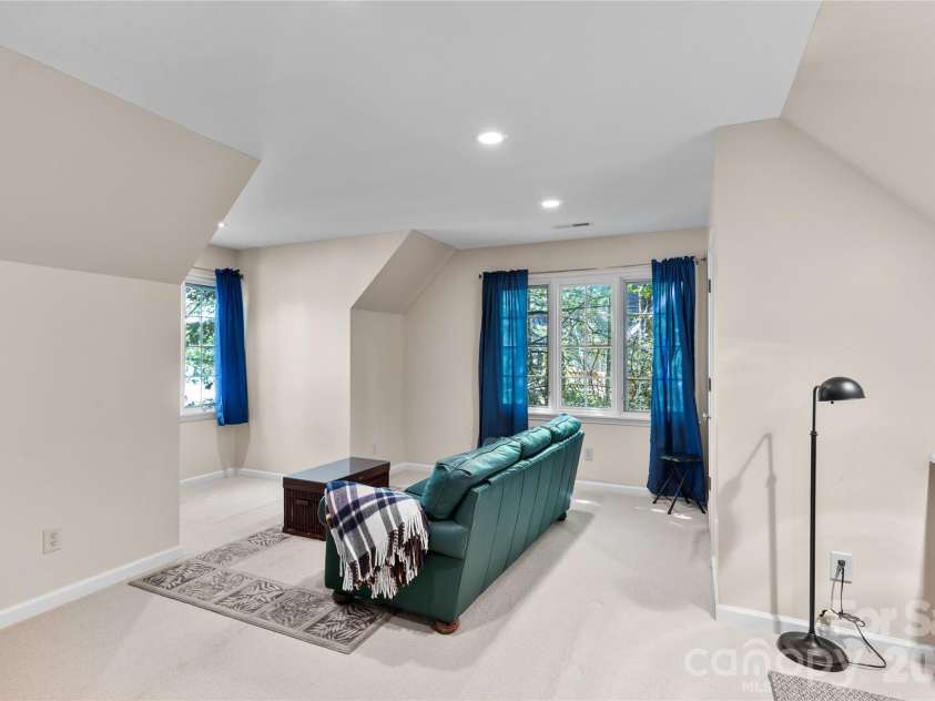 90 West Shore Drive, Lake Toxaway, NC 28747.  MLS# CAR4382886, YatesRealty ID 24805. 
