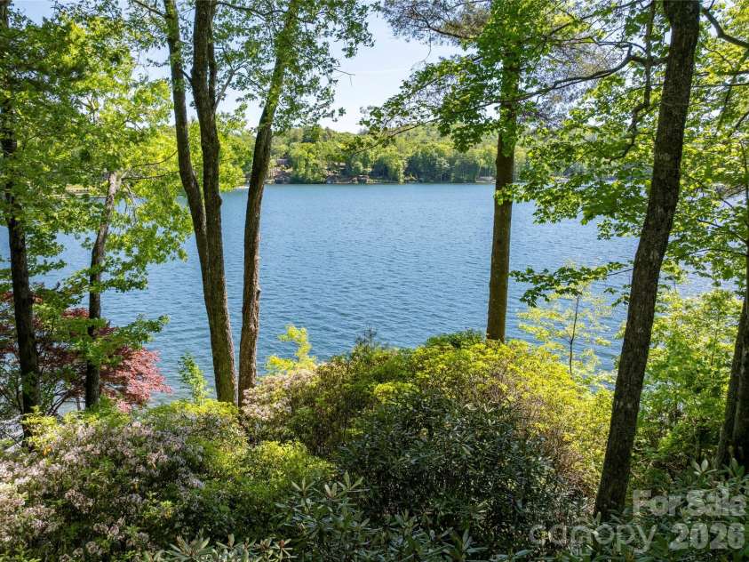 90 West Shore Drive, Lake Toxaway, NC 28747.  MLS# CAR4382886, YatesRealty ID 24805. 