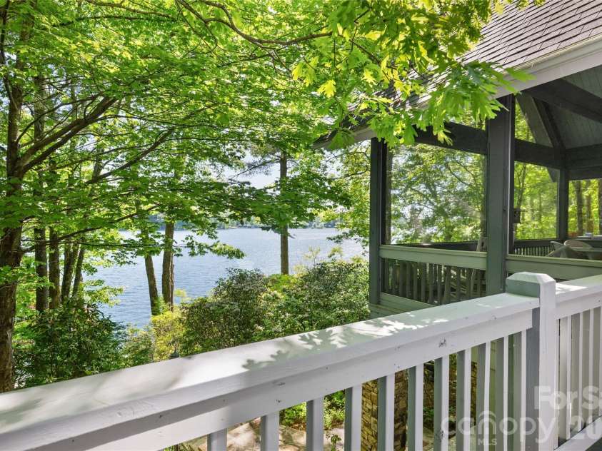 90 West Shore Drive, Lake Toxaway, NC 28747.  MLS# CAR4382886, YatesRealty ID 24805. 