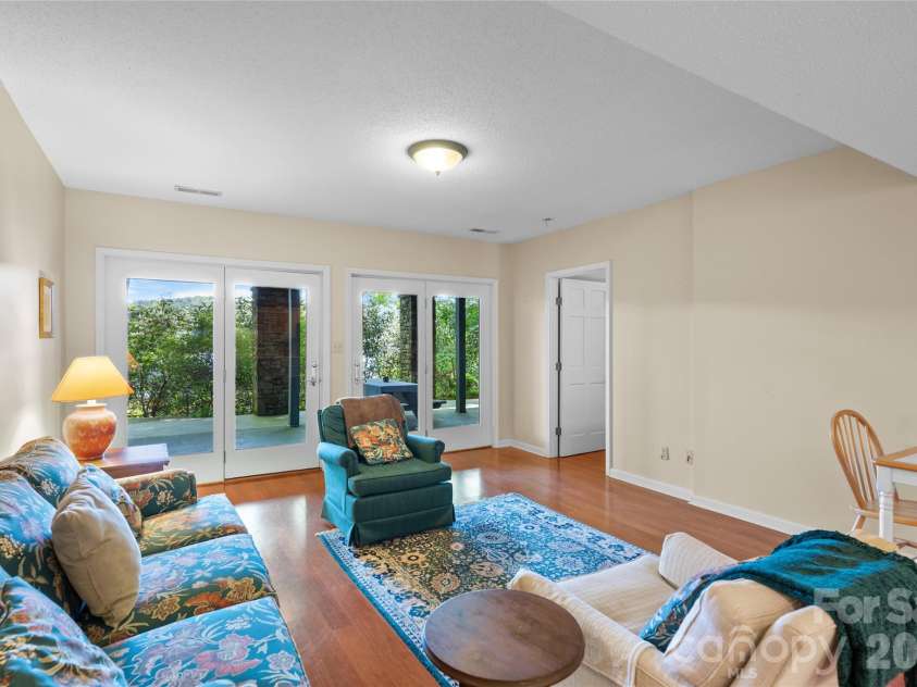 90 West Shore Drive, Lake Toxaway, NC 28747.  MLS# CAR4382886, YatesRealty ID 24805. 