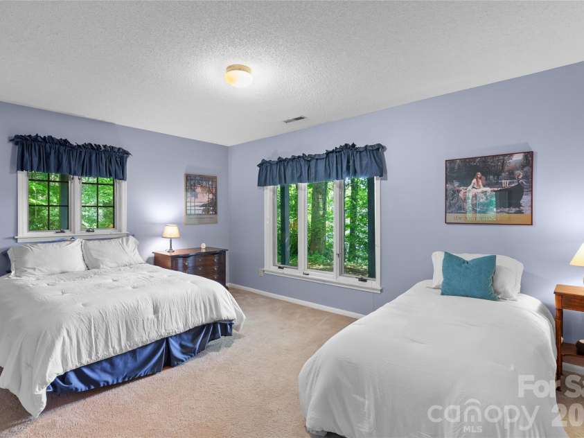90 West Shore Drive, Lake Toxaway, NC 28747.  MLS# CAR4382886, YatesRealty ID 24805. 