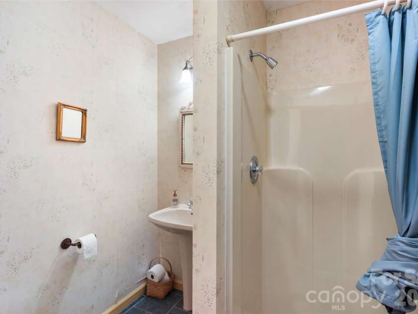 90 West Shore Drive, Lake Toxaway, NC 28747.  MLS# CAR4382886, YatesRealty ID 24805. 