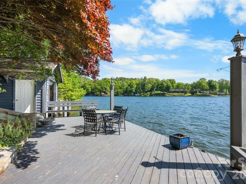 90 West Shore Drive, Lake Toxaway, NC 28747.  MLS# CAR4382886, YatesRealty ID 24805. 