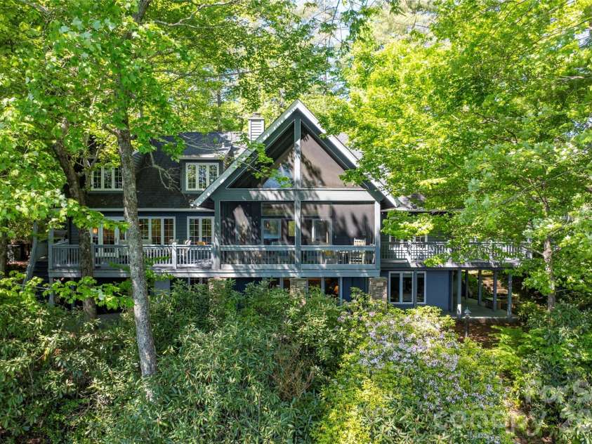 90 West Shore Drive, Lake Toxaway, NC 28747.  MLS# CAR4382886, YatesRealty ID 24805. 