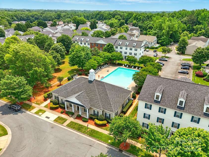 1134 Plaza Walk Drive, Charlotte, NC 28215.  MLS# CAR4267579, YatesRealty ID 24807. Enjoy the community clubhouse and pool