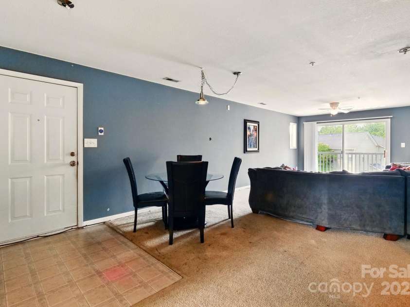 1134 Plaza Walk Drive, Charlotte, NC 28215.  MLS# CAR4267579, YatesRealty ID 24807. Open floor plan