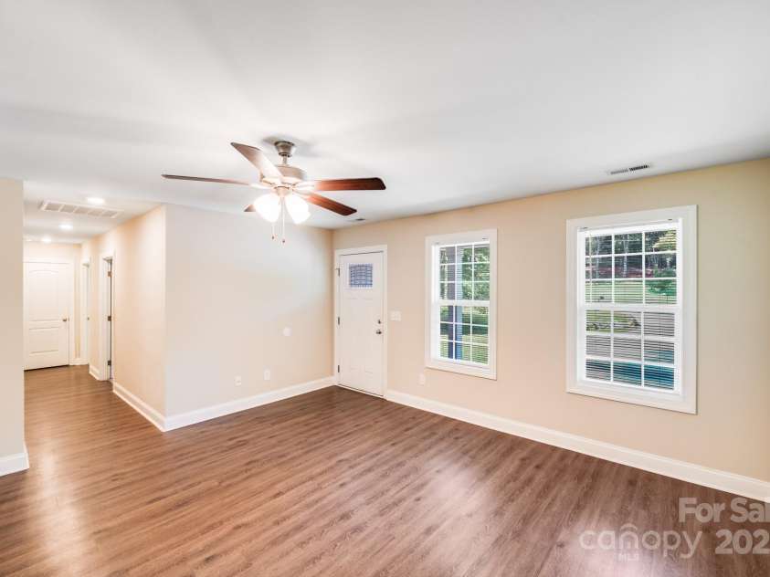 115 Dove Avenue, Concord, NC 28025.  MLS# CAR4274637, YatesRealty ID 24808. 