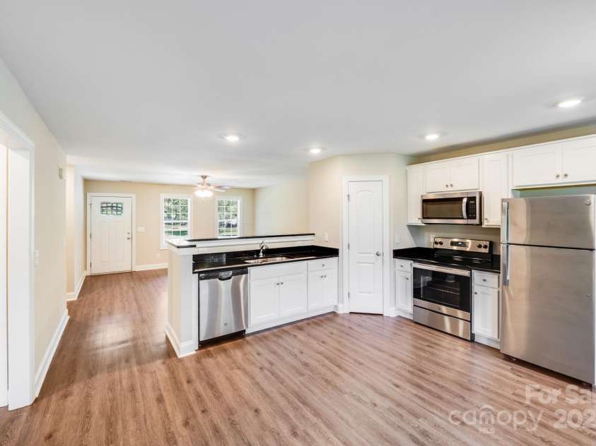 115 Dove Avenue, Concord, NC 28025.  MLS# CAR4274637, YatesRealty ID 24808. 