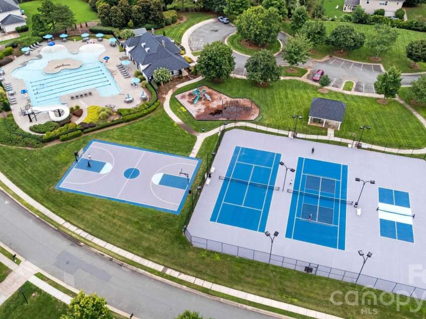 1711 Laurel Hill Drive, Waxhaw, NC 28173.  MLS# CAR4381544, YatesRealty ID 24808. 