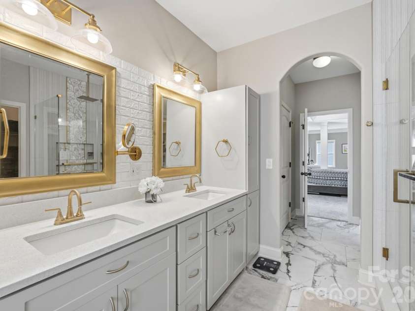 1711 Laurel Hill Drive, Waxhaw, NC 28173.  MLS# CAR4381544, YatesRealty ID 24808. 