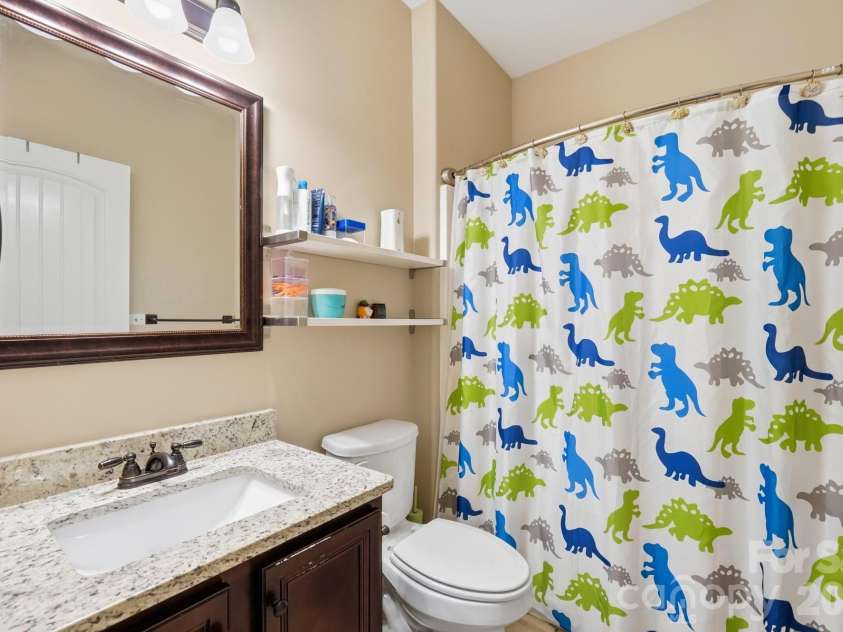 1711 Laurel Hill Drive, Waxhaw, NC 28173.  MLS# CAR4381544, YatesRealty ID 24808. 