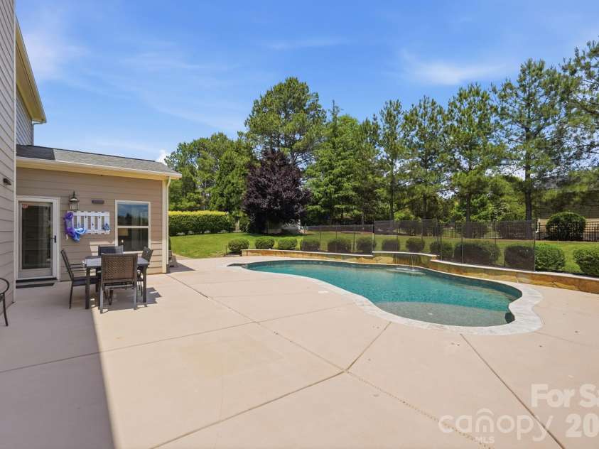 1711 Laurel Hill Drive, Waxhaw, NC 28173.  MLS# CAR4381544, YatesRealty ID 24808. 