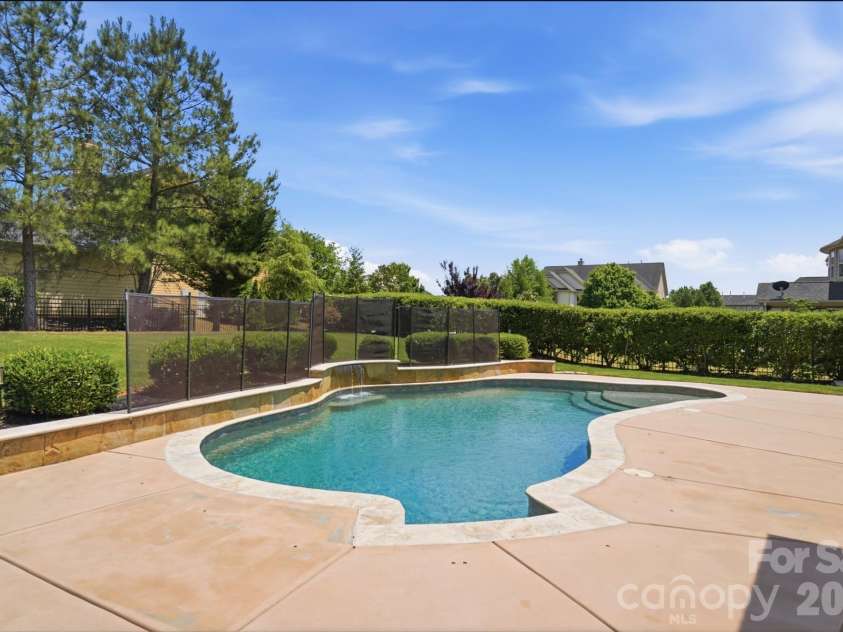 1711 Laurel Hill Drive, Waxhaw, NC 28173.  MLS# CAR4381544, YatesRealty ID 24808. 