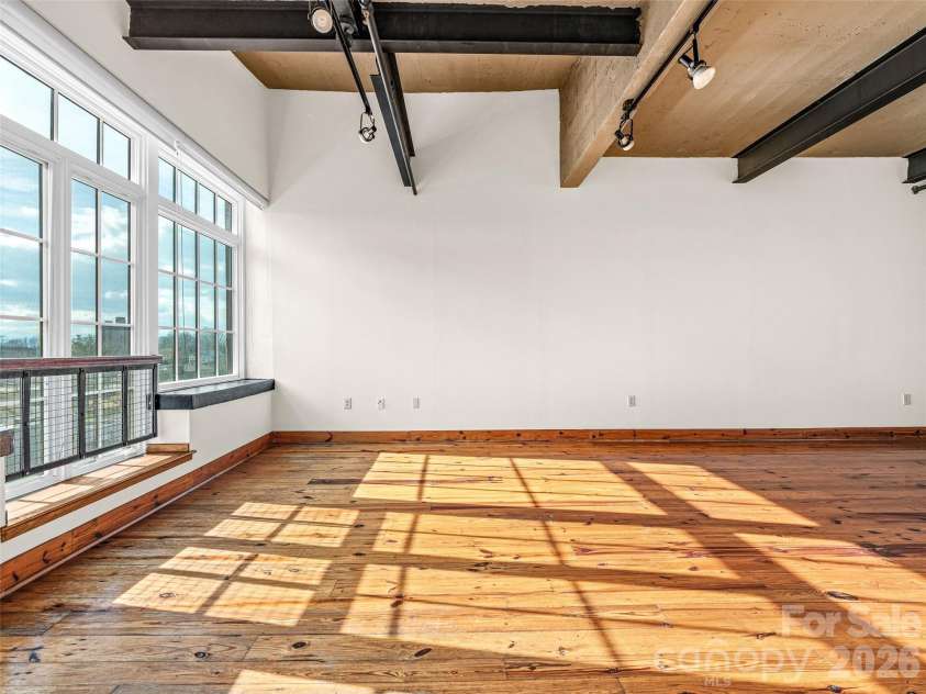 100 Coxe Avenue, Asheville, NC 28801.  MLS# CAR4335488, YatesRealty ID 24809. 