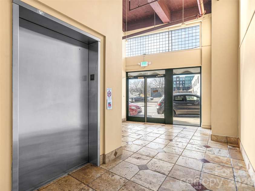 100 Coxe Avenue, Asheville, NC 28801.  MLS# CAR4335488, YatesRealty ID 24809. 