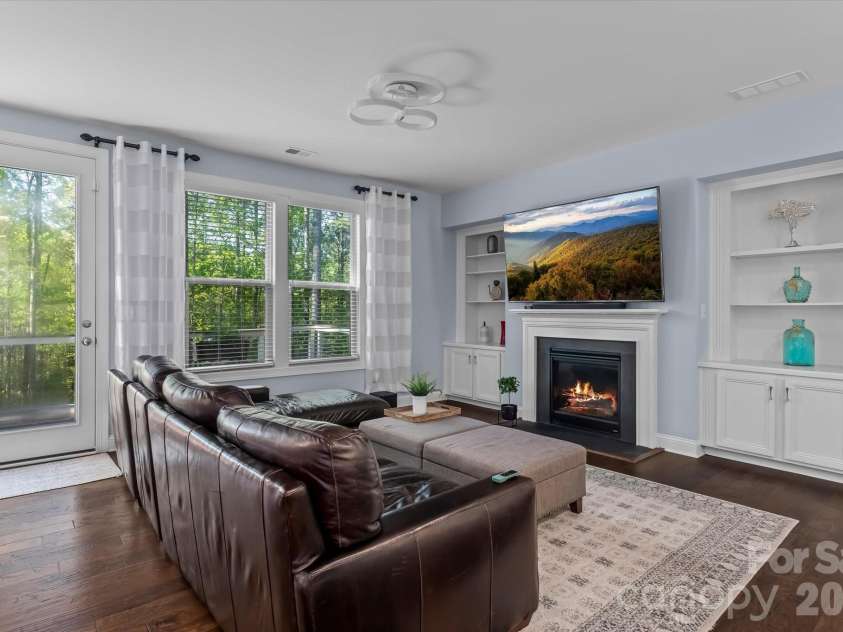 111 Abbeville Lane, Mooresville, NC 28117.  MLS# CAR4368339, YatesRealty ID 24809. Great Room