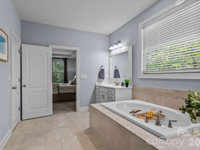 111 Abbeville Lane, Mooresville, NC 28117.  MLS# CAR4368339, YatesRealty ID 24809. Primary Bathroom
