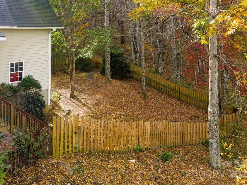 154 Presidential Drive, Waynesville, NC 28786.  MLS# CAR4316529, YatesRealty ID 2481. 