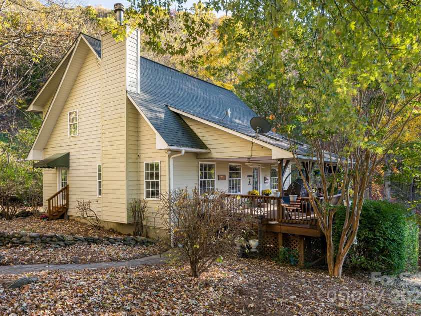 154 Presidential Drive, Waynesville, NC 28786.  MLS# CAR4316529, YatesRealty ID 2481. 