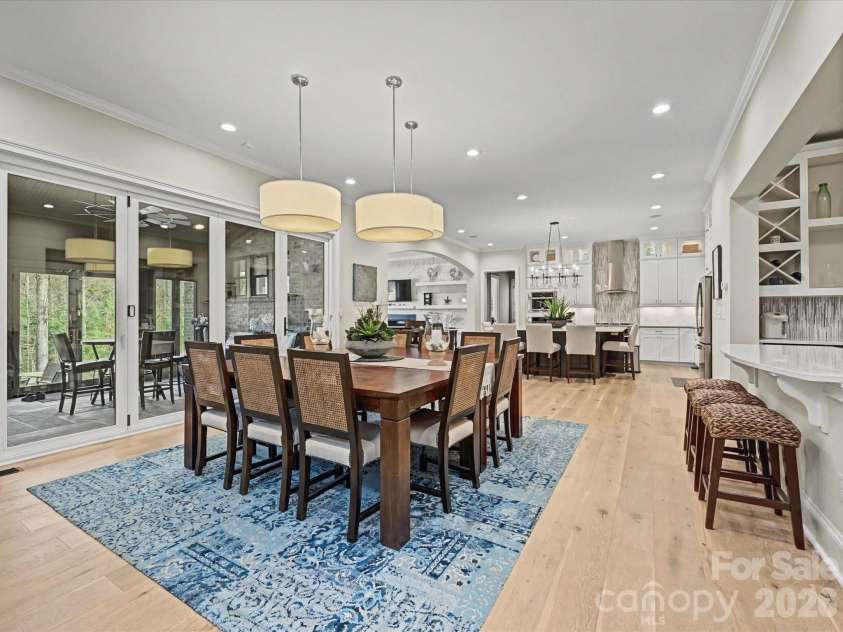 205 Pumpkin Seed Court, Matthews, NC 28104.  MLS# CAR4350087, YatesRealty ID 2481. Breakfast Area