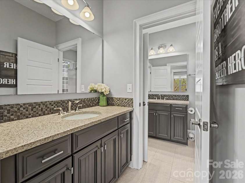 205 Pumpkin Seed Court, Matthews, NC 28104.  MLS# CAR4350087, YatesRealty ID 2481. Jack & Jill Bath