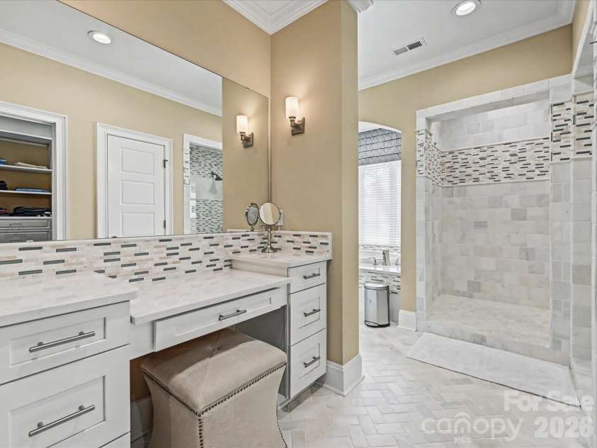 205 Pumpkin Seed Court, Matthews, NC 28104.  MLS# CAR4350087, YatesRealty ID 2481. Primary Bathroom