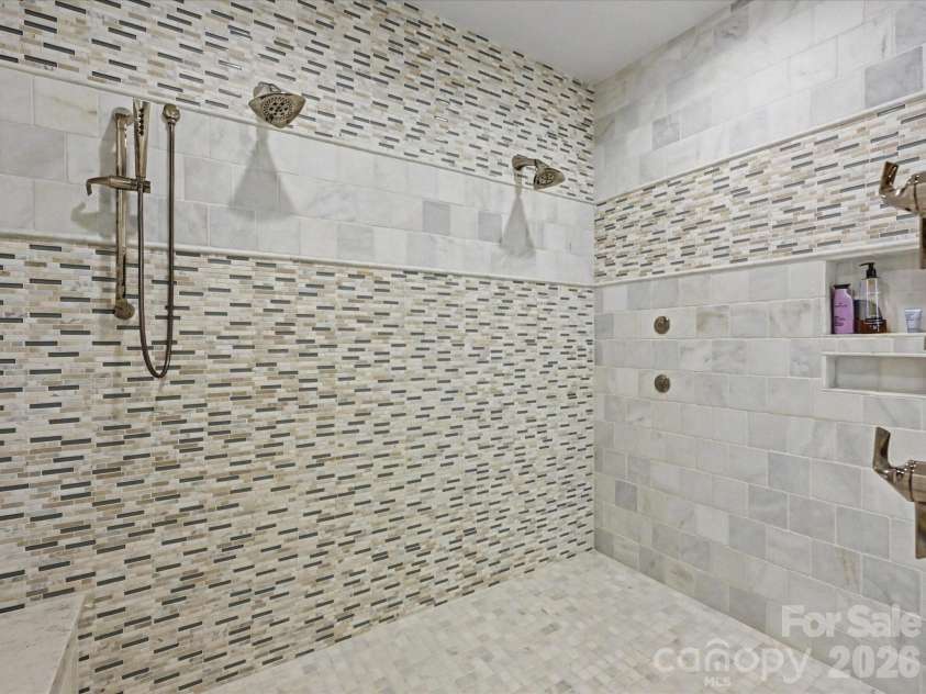 205 Pumpkin Seed Court, Matthews, NC 28104.  MLS# CAR4350087, YatesRealty ID 2481. Primary Bathroom