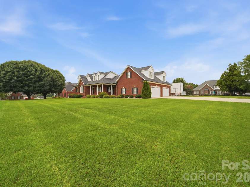 600 Ivah Lee Way, Monroe, NC 28110.  MLS# CAR4379635, YatesRealty ID 24810. 