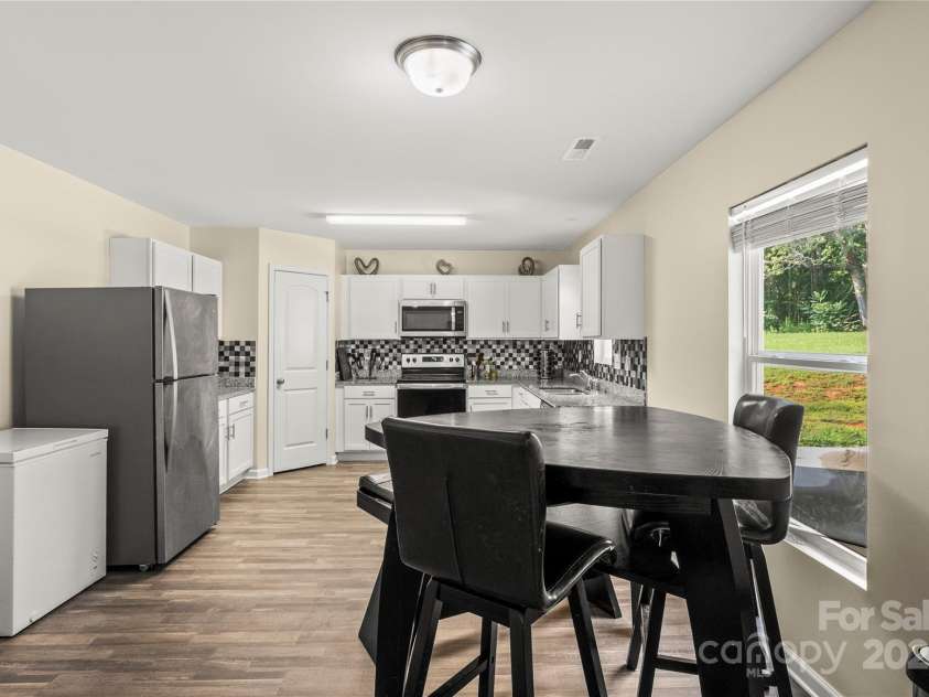 473 Wendover Drive, Salisbury, NC 28147.  MLS# CAR4271936, YatesRealty ID 24811. 