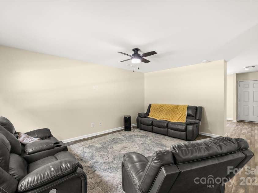 473 Wendover Drive, Salisbury, NC 28147.  MLS# CAR4271936, YatesRealty ID 24811. 