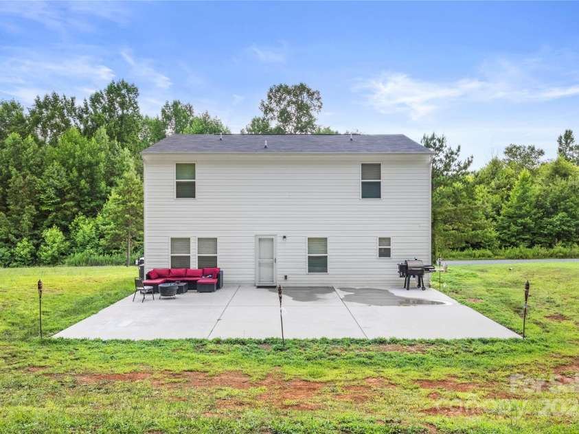473 Wendover Drive, Salisbury, NC 28147.  MLS# CAR4271936, YatesRealty ID 24811. 
