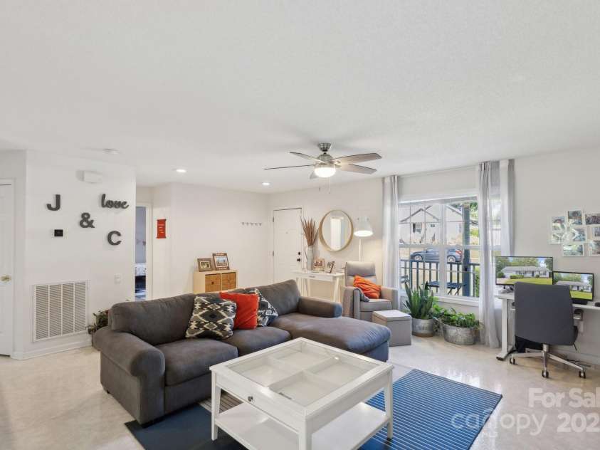 3721 Conway Avenue, Charlotte, NC 28209.  MLS# CAR4263986, YatesRealty ID 24813. 