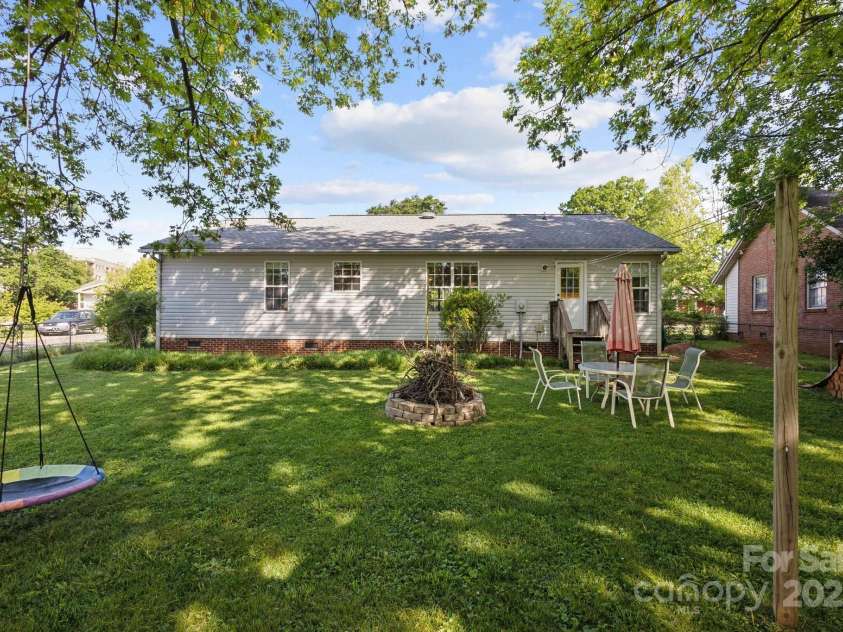 3721 Conway Avenue, Charlotte, NC 28209.  MLS# CAR4263986, YatesRealty ID 24813. 