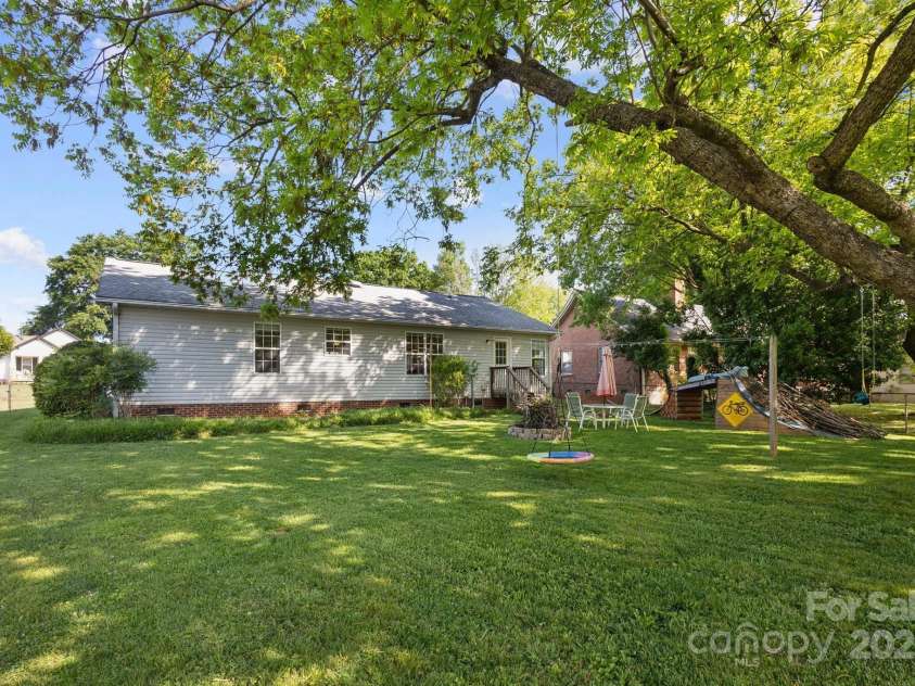3721 Conway Avenue, Charlotte, NC 28209.  MLS# CAR4263986, YatesRealty ID 24813. 