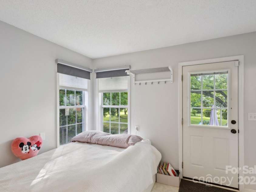 3721 Conway Avenue, Charlotte, NC 28209.  MLS# CAR4263986, YatesRealty ID 24813. 