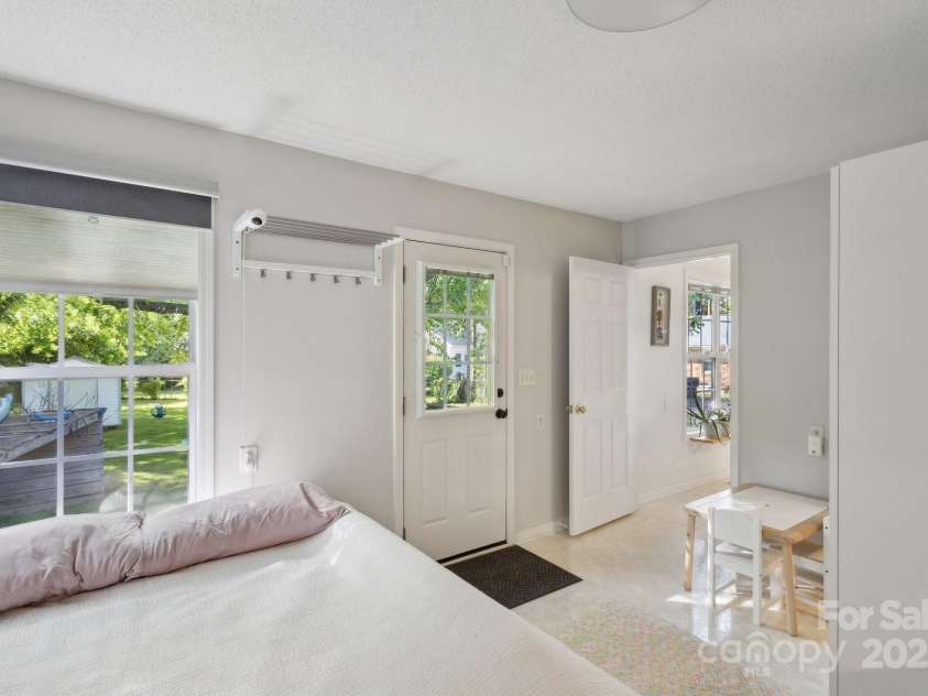 3721 Conway Avenue, Charlotte, NC 28209.  MLS# CAR4263986, YatesRealty ID 24813. 